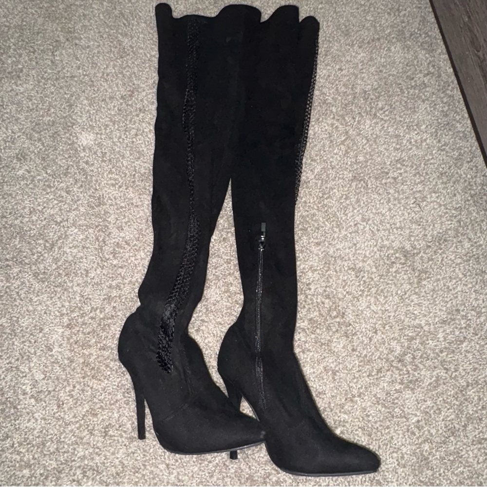 Elegant Black Over-the-Knee Boots
